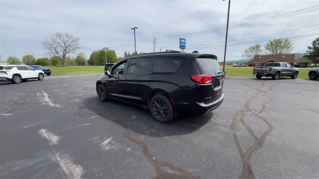 2020 Chrysler Pacifica Vehicle Photo in TULLY, NY 13159-3159