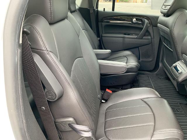 2017 Buick Enclave Vehicle Photo in MOON TOWNSHIP, PA 15108-2571