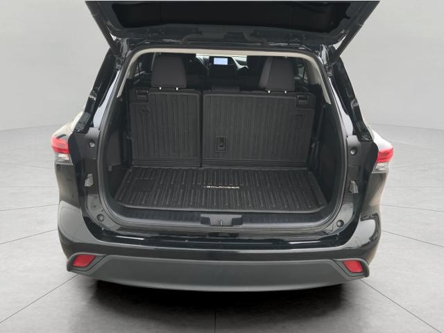 2023 Toyota Highlander Vehicle Photo in GREEN BAY, WI 54303-3330