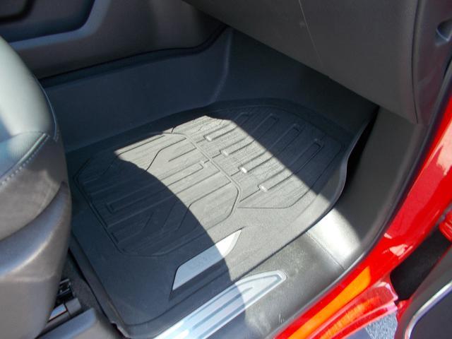 2025 GMC Sierra 1500 Vehicle Photo in LOWELL, MA 01852-4336