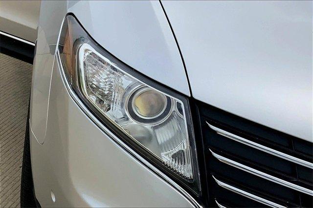2019 Lincoln MKT Vehicle Photo in TOPEKA, KS 66609-0000