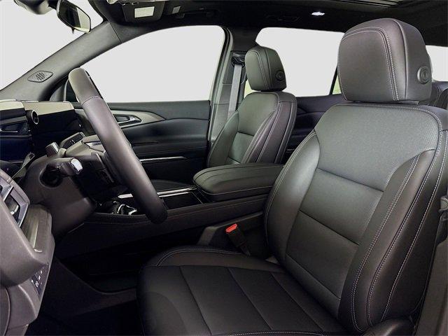 2025 Chevrolet Traverse Vehicle Photo in PUYALLUP, WA 98371-4149