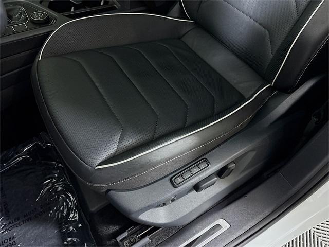 2024 Volkswagen Tiguan Vehicle Photo in Puyallup, WA 98371