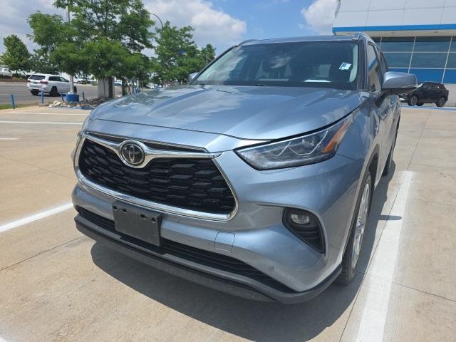 2022 Toyota Highlander Vehicle Photo in ENGLEWOOD, CO 80113-6708