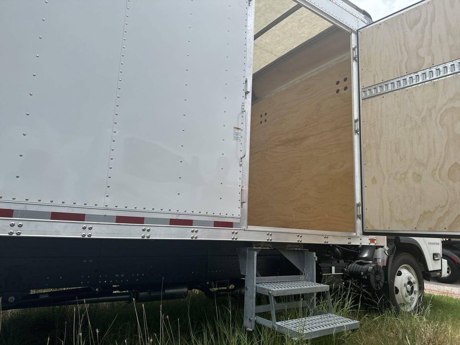 2025 Chevrolet Low Cab Forward 5500 XG Vehicle Photo in GEORGETOWN, TX 78626-7508