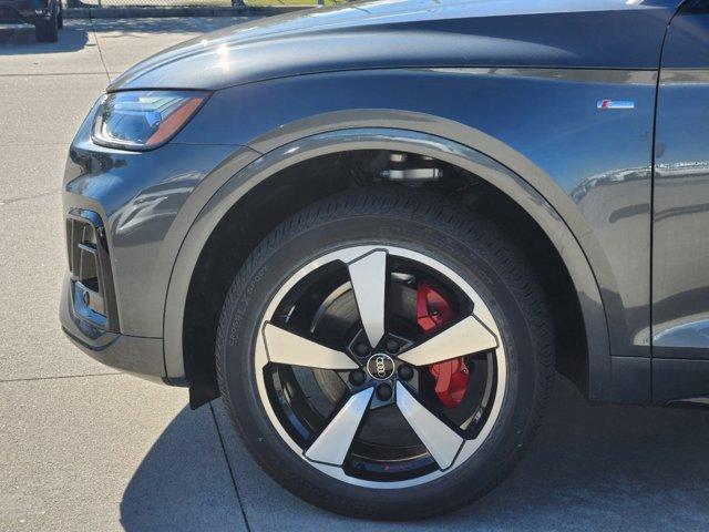 2024 Audi Q5 Vehicle Photo in HOUSTON, TX 77090