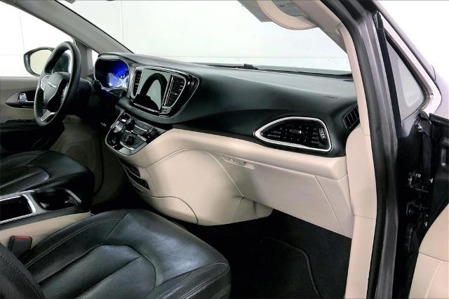 2022 Chrysler Pacifica Vehicle Photo in Kansas City, MO 64114