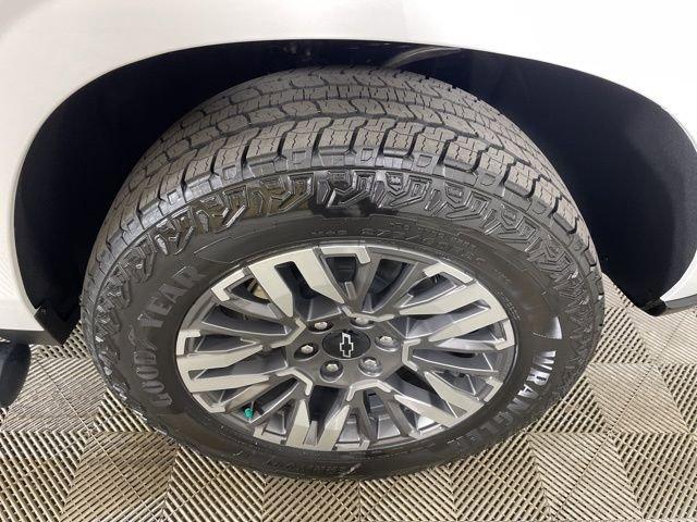 2025 Chevrolet Tahoe Vehicle Photo in PHOENIX, AZ 85014-3381