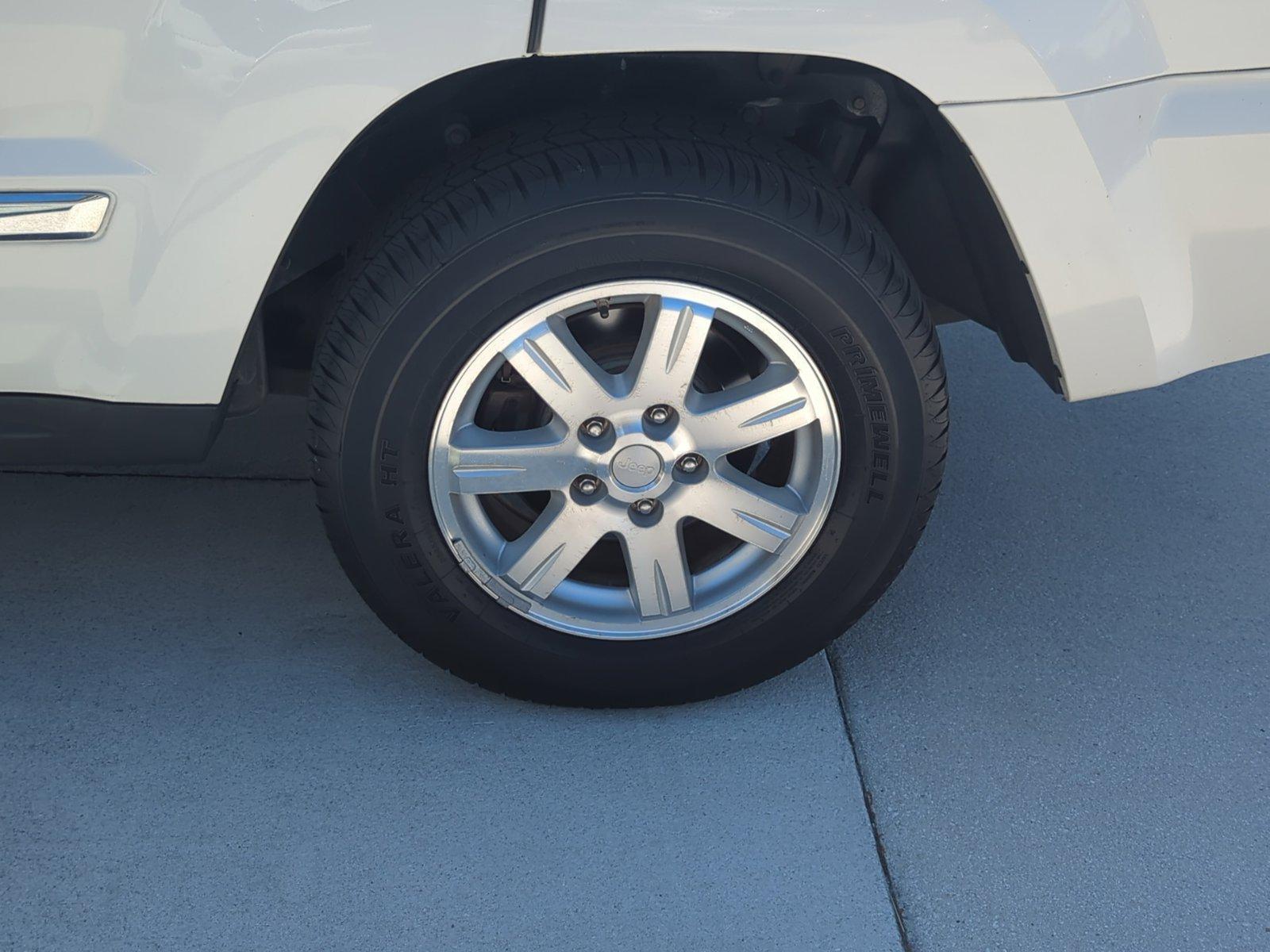 2008 Jeep Grand Cherokee Vehicle Photo in Pembroke Pines, FL 33027