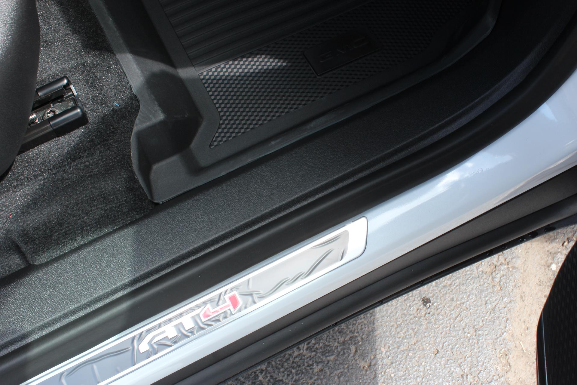 2025 GMC Acadia Vehicle Photo in AURORA, CO 80012-4011