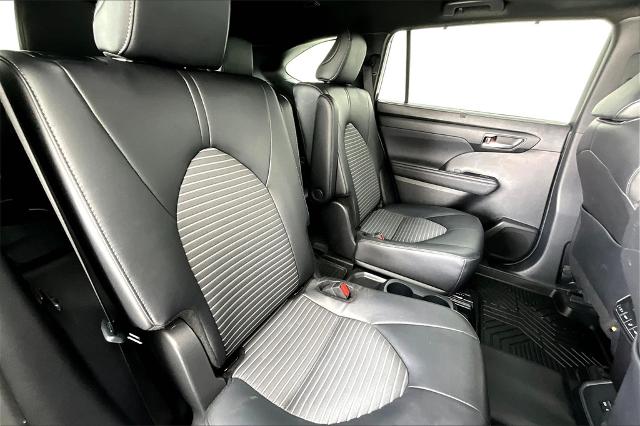 2024 Toyota Highlander Vehicle Photo in Grapevine, TX 76051
