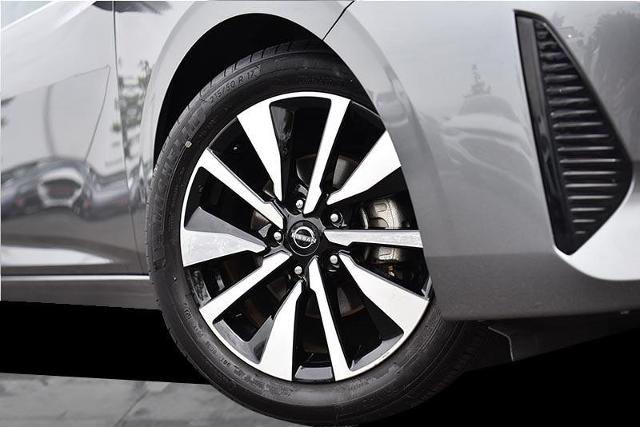 2024 Nissan Sentra Vehicle Photo in Ballwin, MO 63011