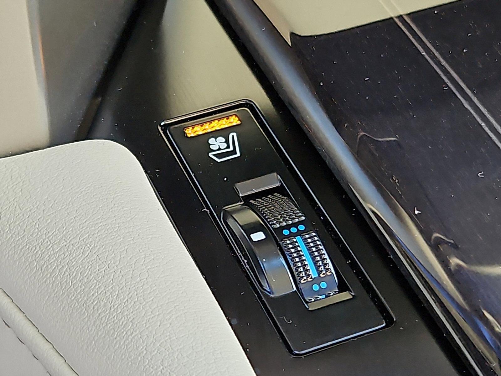 2021 Lexus GX 460 Vehicle Photo in Trevose, PA 19053
