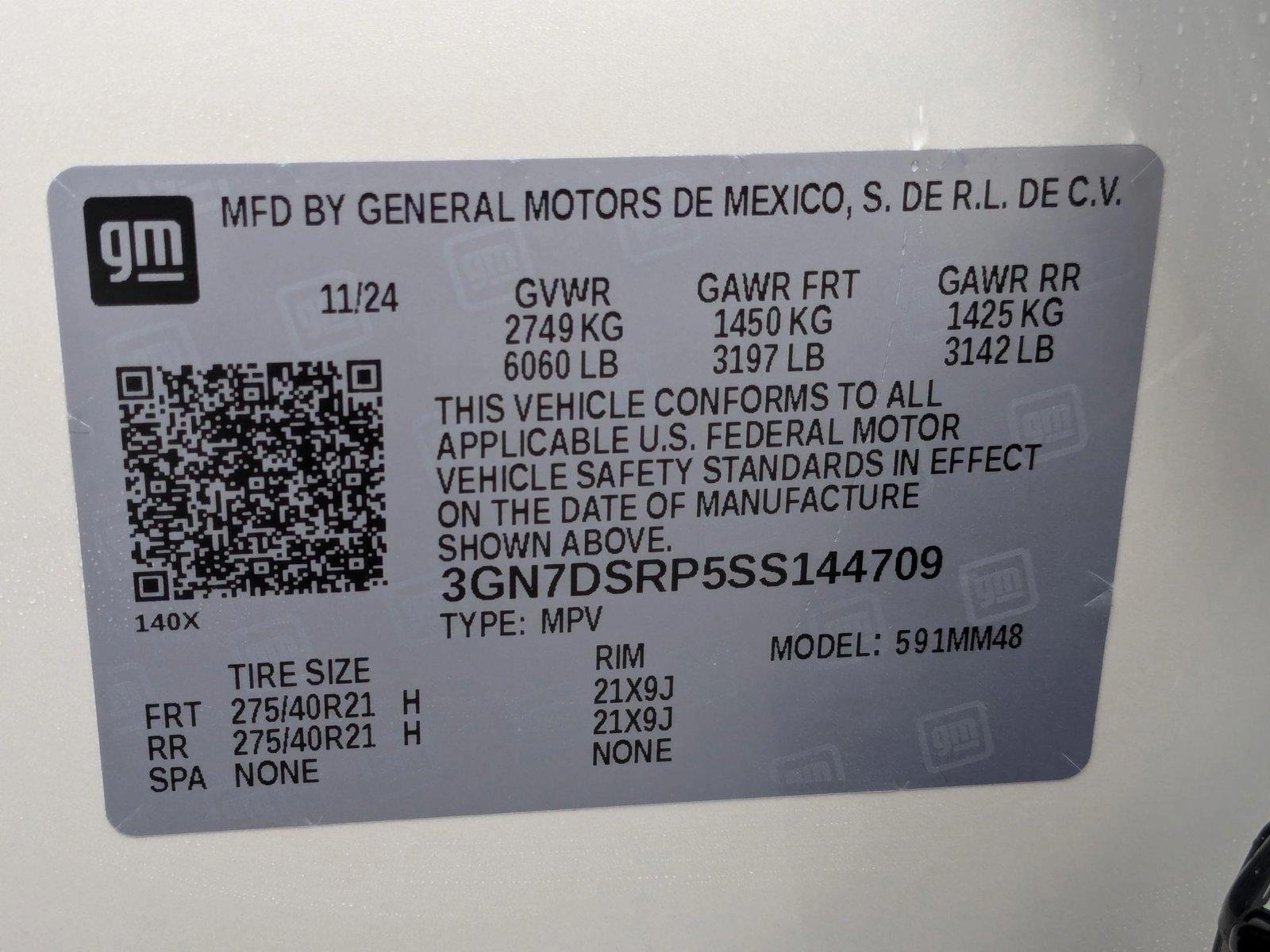 2025 Chevrolet Equinox EV Vehicle Photo in VALENCIA, CA 91355-1705