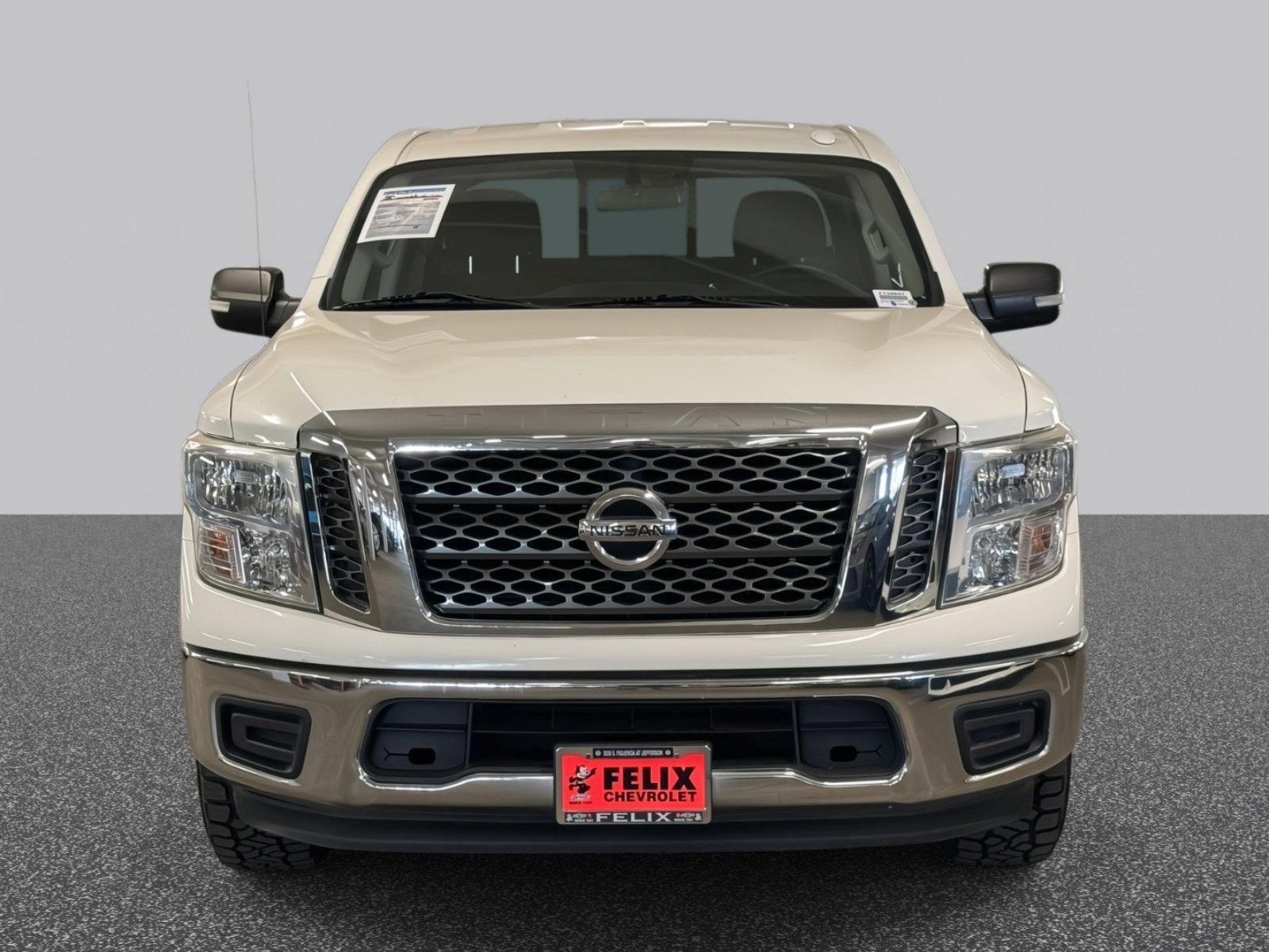 2018 Nissan Titan Vehicle Photo in LOS ANGELES, CA 90007-3794