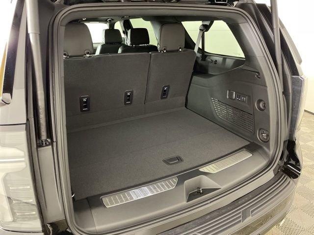 2025 Chevrolet Suburban Vehicle Photo in PHOENIX, AZ 85014-3381