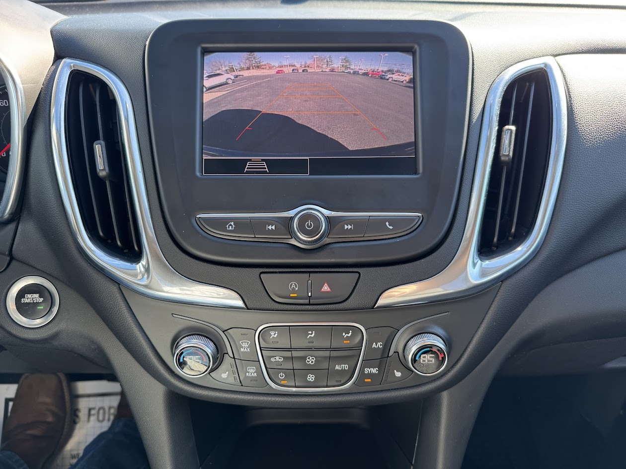 2022 Chevrolet Equinox Vehicle Photo in BOONVILLE, IN 47601-9633