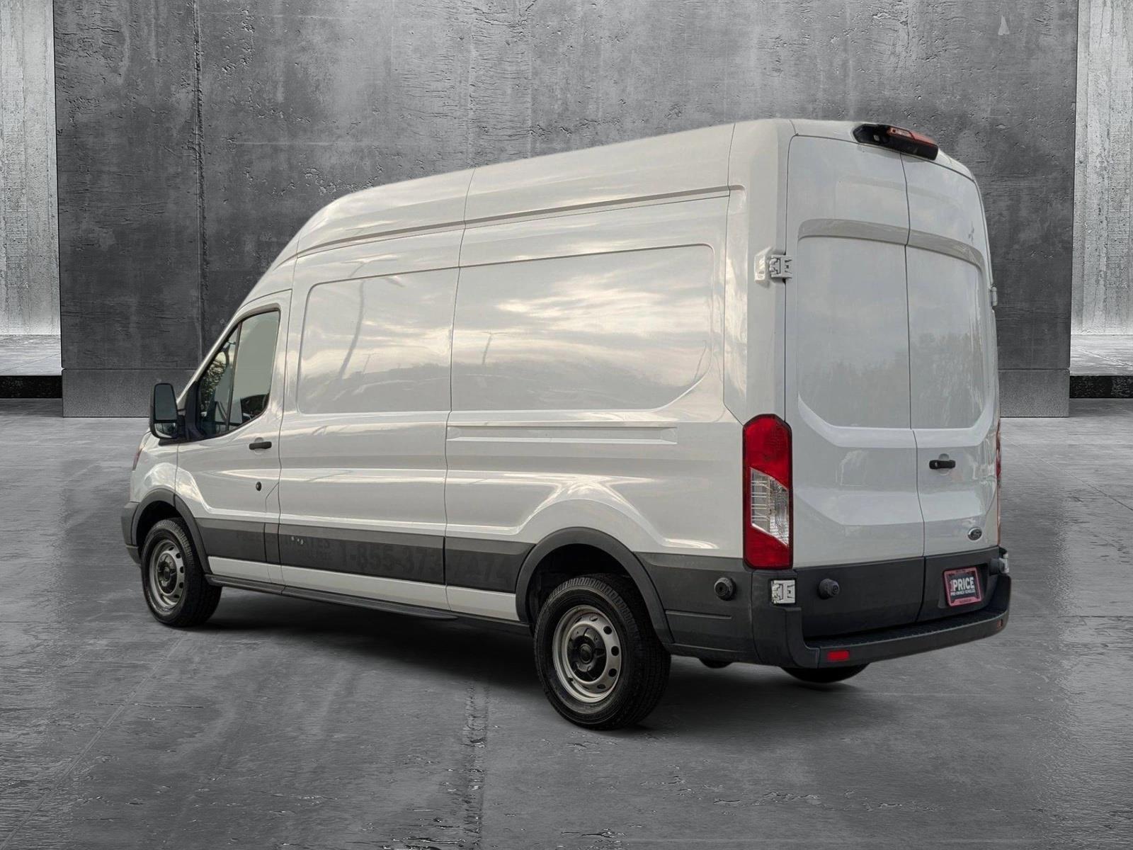 2018 Ford Transit Van Vehicle Photo in St. Petersburg, FL 33713