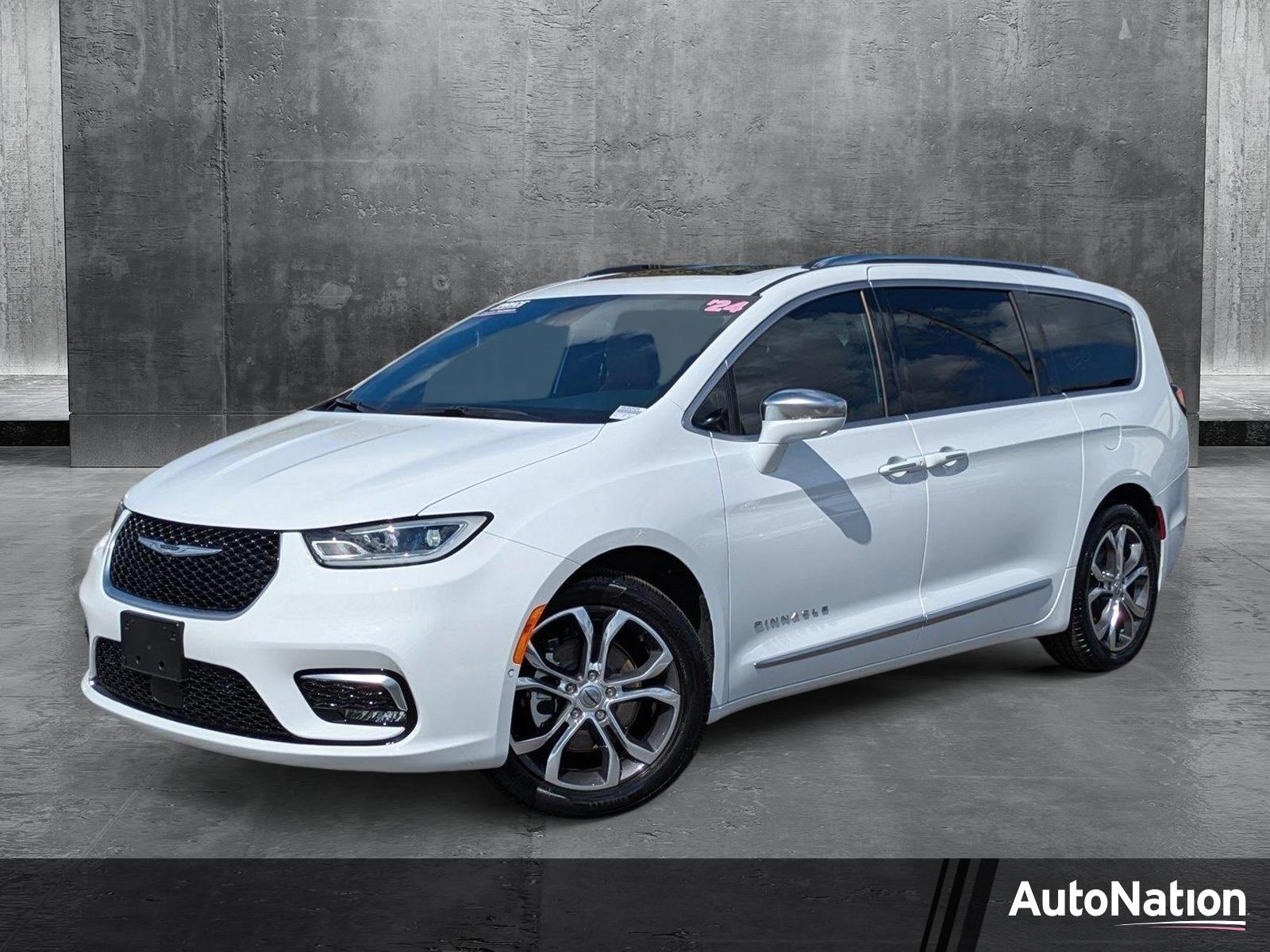 2024 Chrysler Pacifica Vehicle Photo in Clearwater, FL 33761