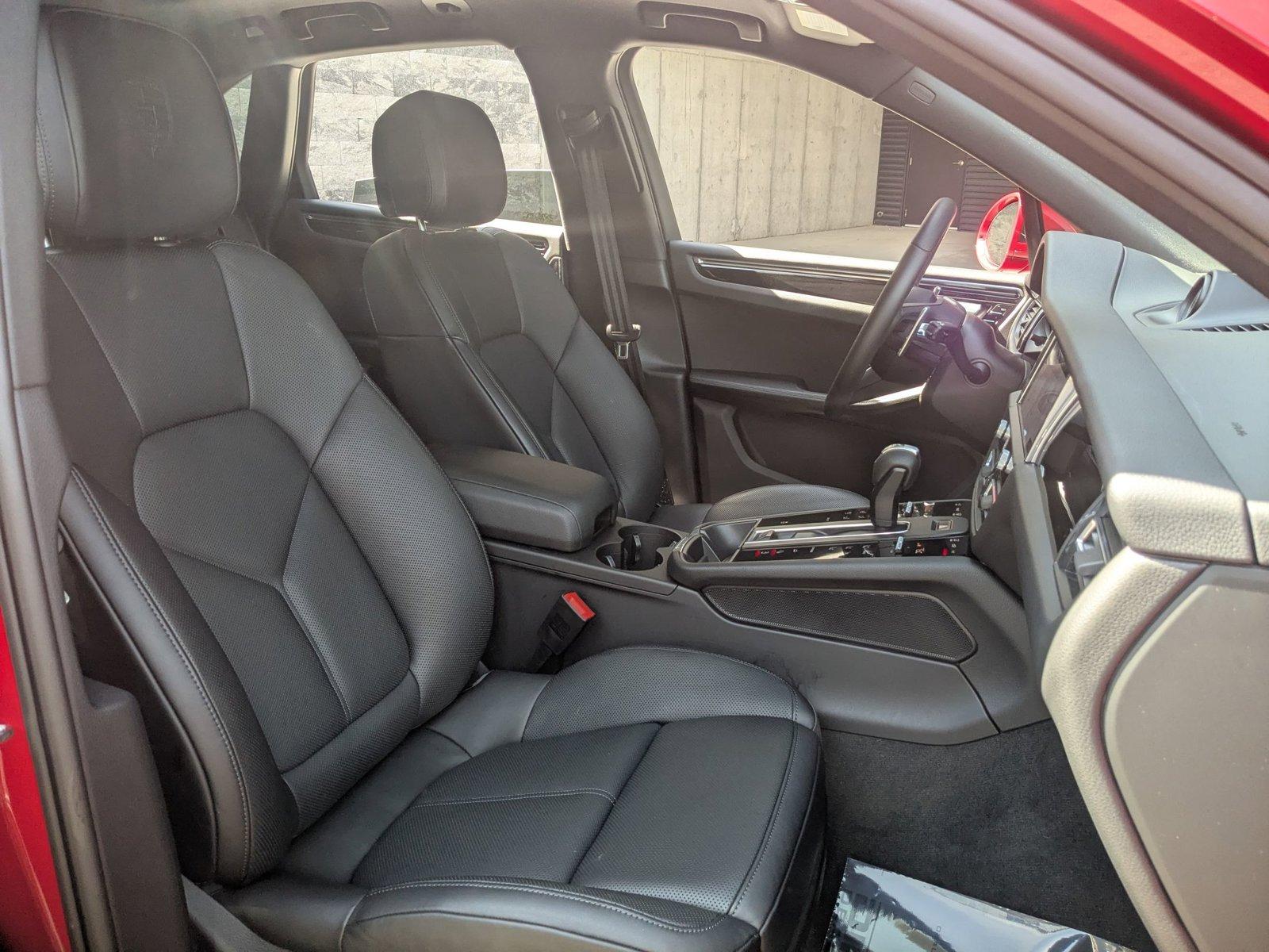 2025 Porsche Macan Vehicle Photo in Towson, MD 21204