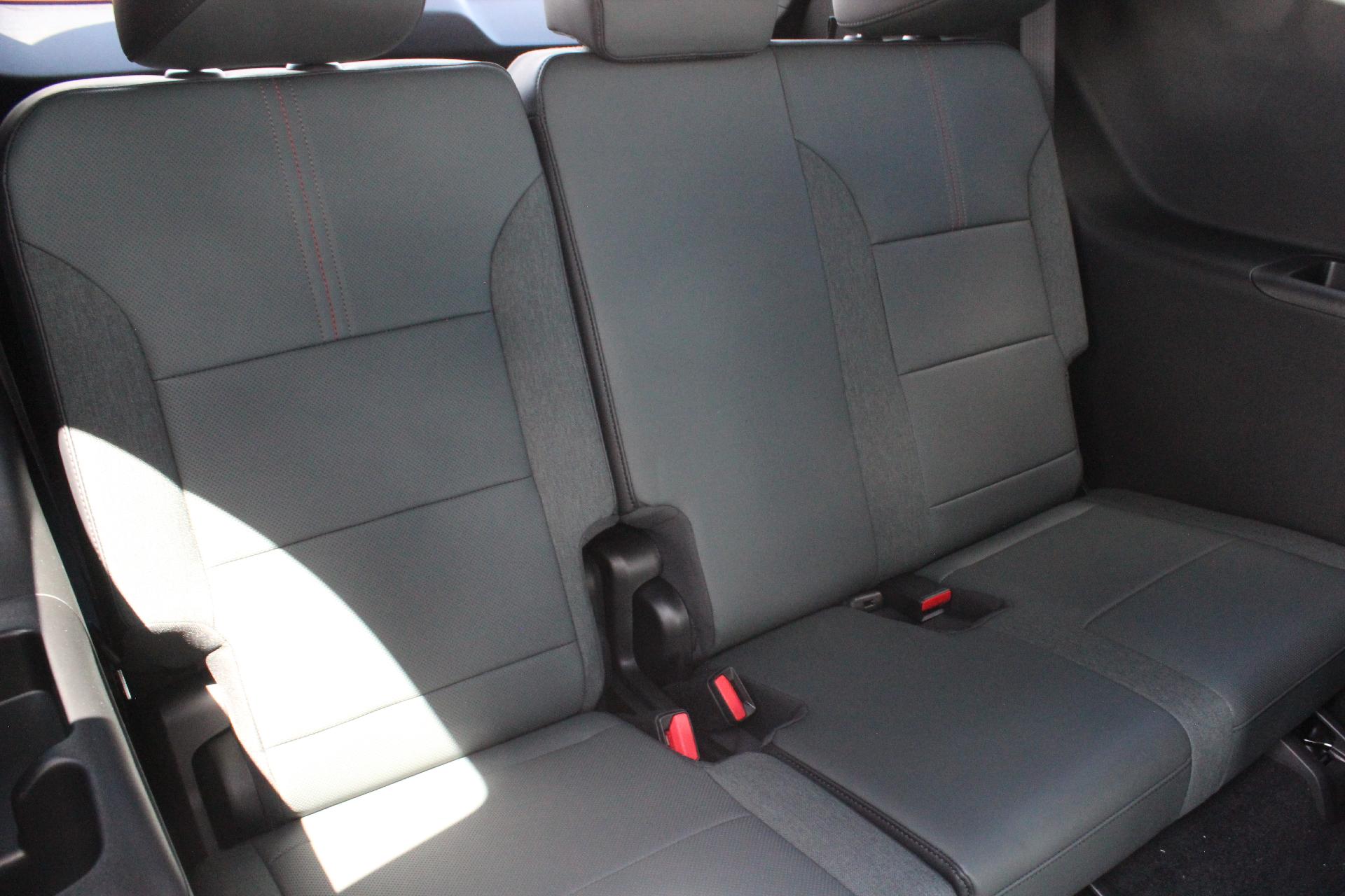 2025 GMC Acadia Vehicle Photo in AURORA, CO 80012-4011