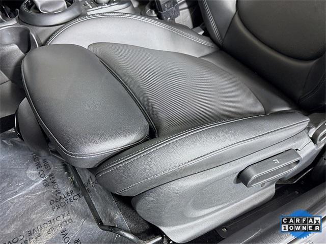 2018 MINI Cooper S Hardtop 4 Door Vehicle Photo in Puyallup, WA 98371