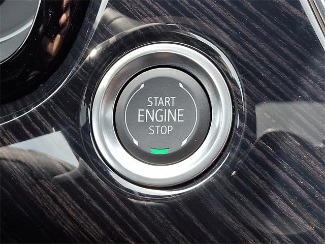2025 Cadillac XT6 Vehicle Photo in ALLENTOWN, PA 18103-7399