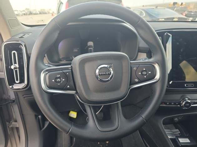 2025 Volvo XC40 Vehicle Photo in Houston, TX 77007