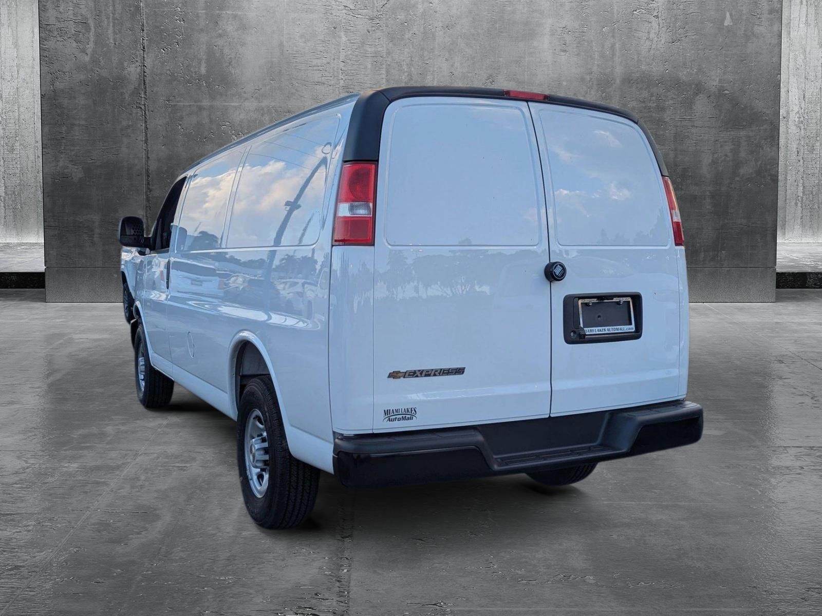 2025 Chevrolet Express Cargo 2500 Vehicle Photo in MIAMI, FL 33134-2699