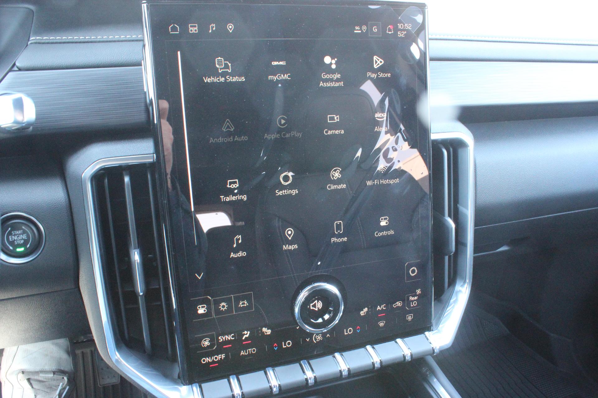 2025 GMC Acadia Vehicle Photo in AURORA, CO 80012-4011