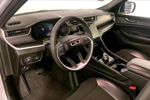 2024 Jeep Grand Cherokee Vehicle Photo in Kansas City, MO 64114