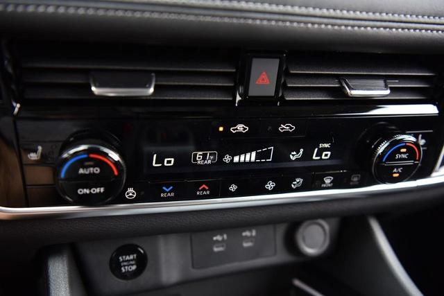 2025 Nissan Rogue Vehicle Photo in Ballwin, MO 63011