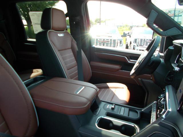 2025 GMC Sierra 2500 HD Vehicle Photo in LOWELL, MA 01852-4336