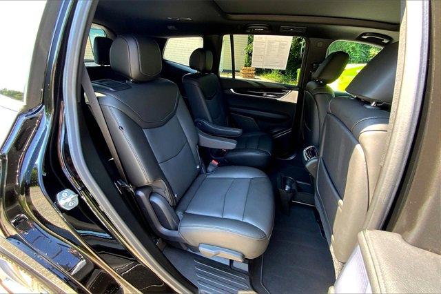 2025 Cadillac XT6 Vehicle Photo in KANSAS CITY, MO 64114-4545