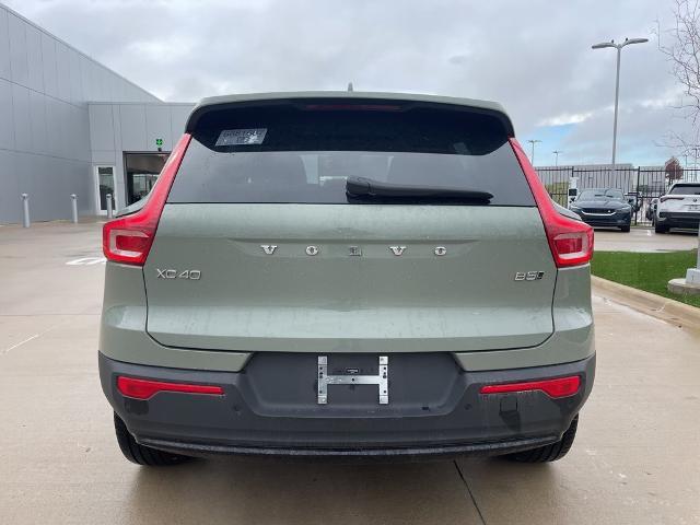 2024 Volvo XC40 Vehicle Photo in Grapevine, TX 76051