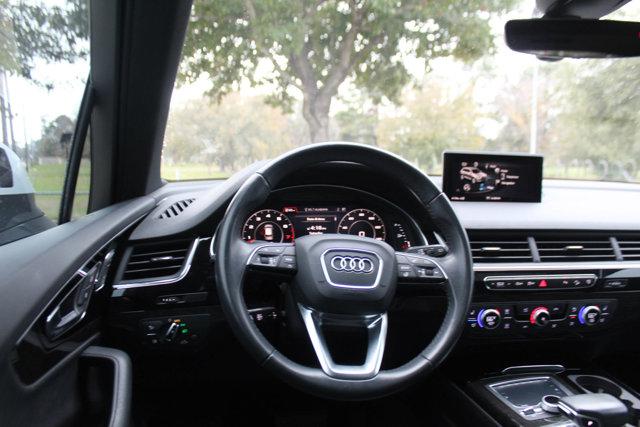 2017 Audi Q7 Vehicle Photo in HOUSTON, TX 77090