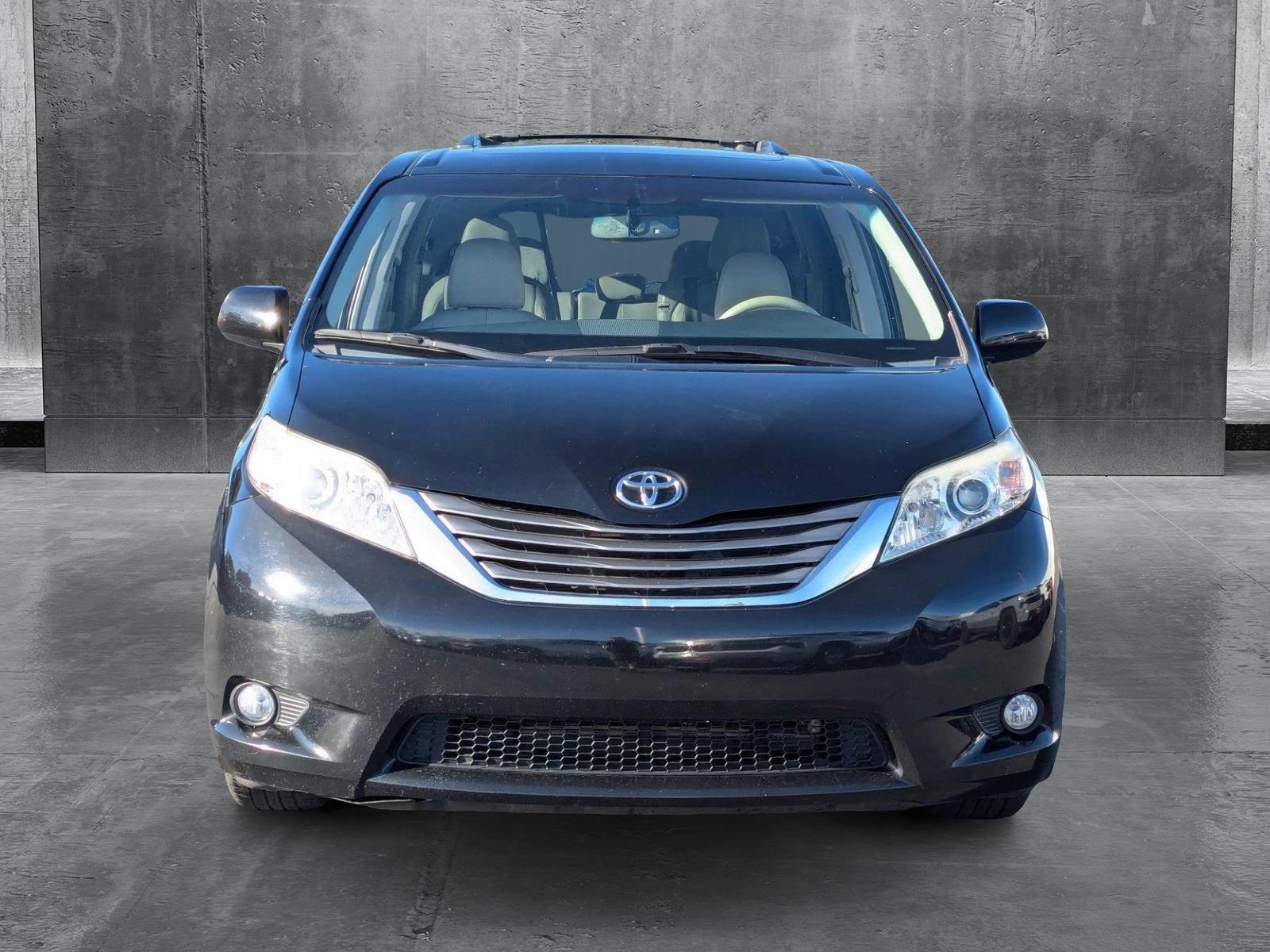 2014 Toyota Sienna Vehicle Photo in VALENCIA, CA 91355-1705