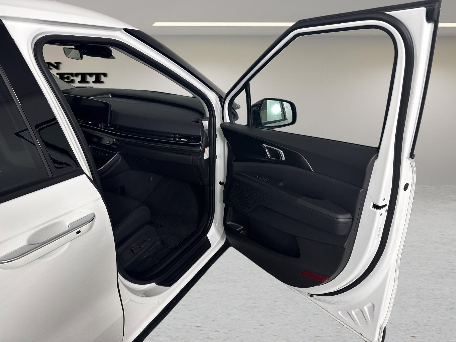 2025 Kia Carnival Hybrid Vehicle Photo in GEORGETOWN, TX 78626-7508