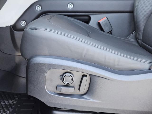 2025 Defender Vehicle Photo in AUSTIN, TX 78717