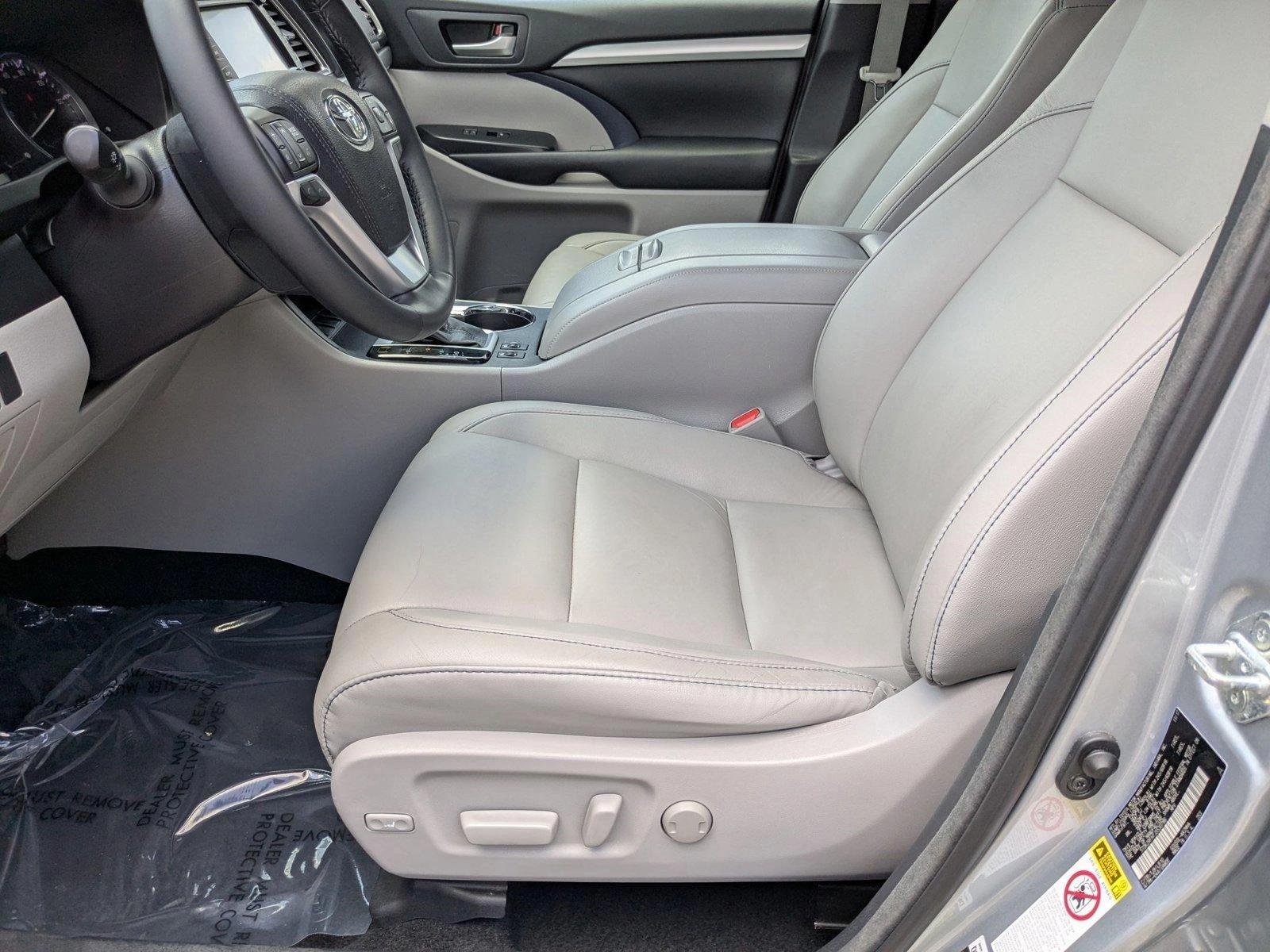 2018 Toyota Highlander Vehicle Photo in Miami, FL 33169