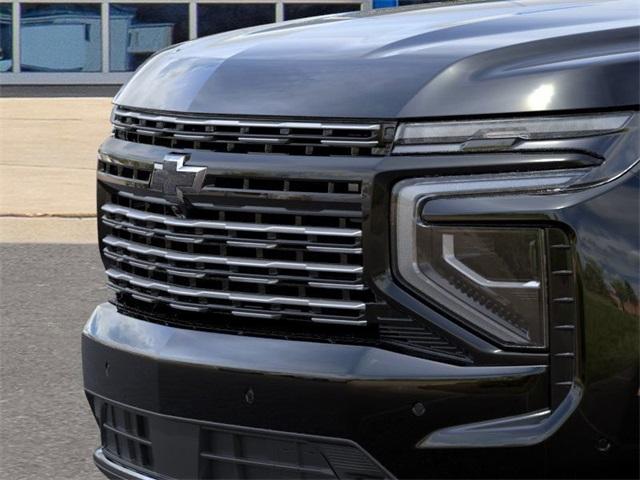 2025 Chevrolet Suburban Vehicle Photo in ENGLEWOOD, CO 80113-6708