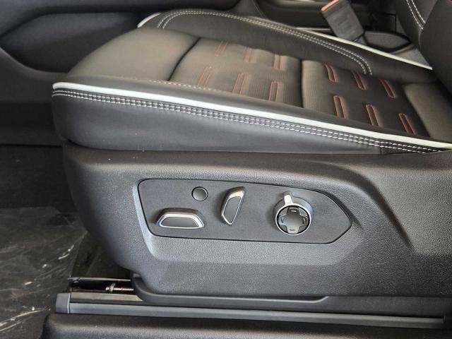 2025 GMC Yukon Vehicle Photo in DALLAS, TX 75209-3016