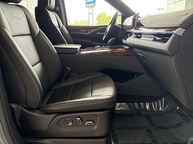 2022 Cadillac Escalade Vehicle Photo in MANHATTAN, KS 66502-5036