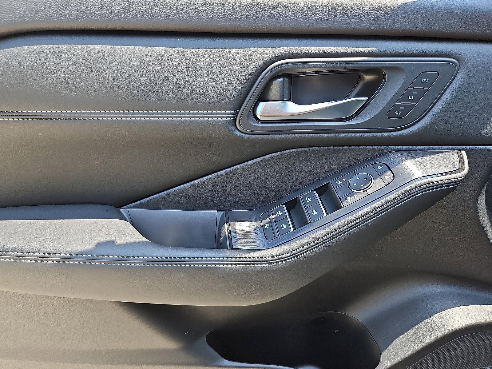 2025 Nissan Rogue Vehicle Photo in Jenkintown, PA 19046