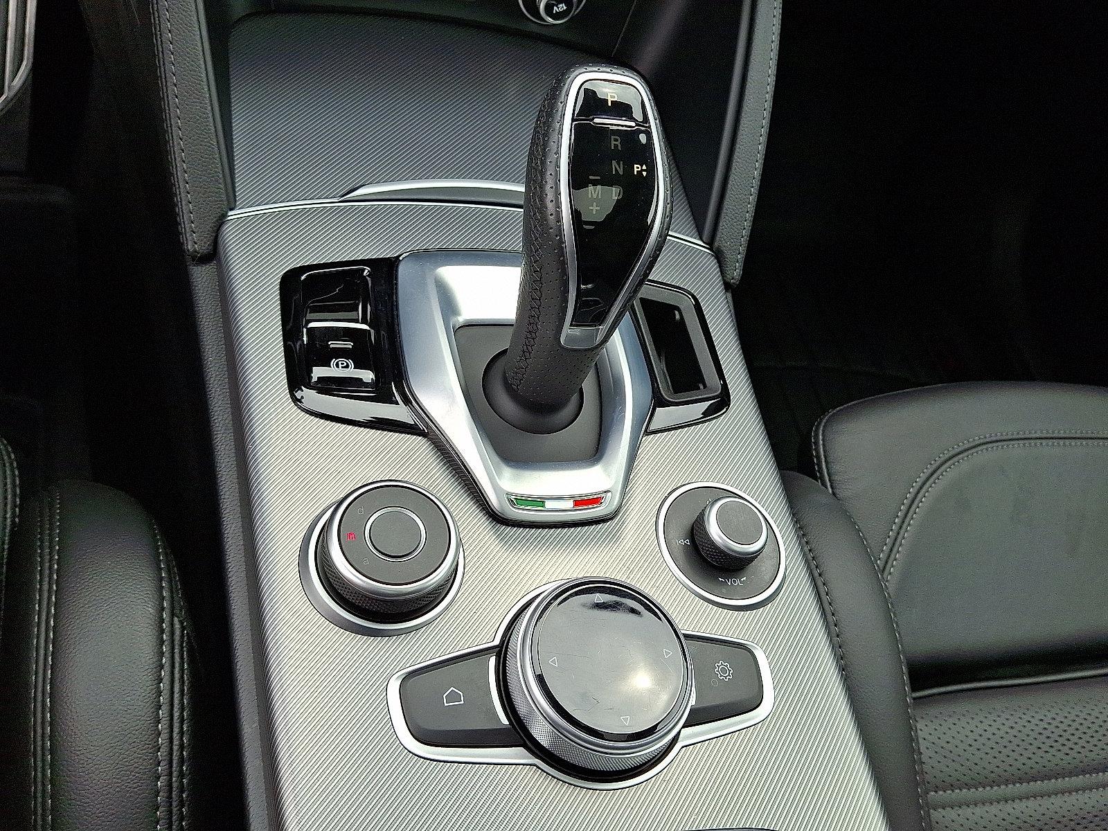2022 Alfa Romeo Stelvio Vehicle Photo in Willow Grove, PA 19090