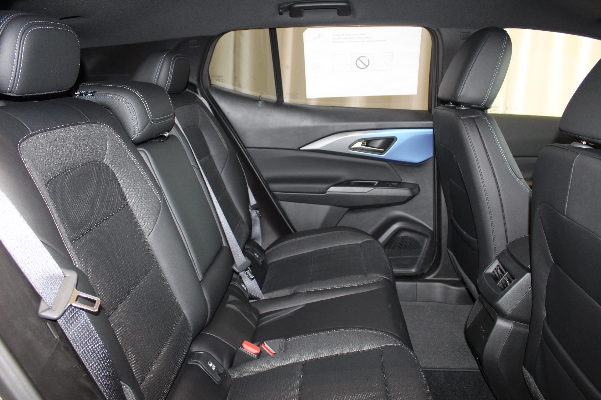 2025 Chevrolet Equinox EV Vehicle Photo in NORTHAMPTON, MA 01060-1120