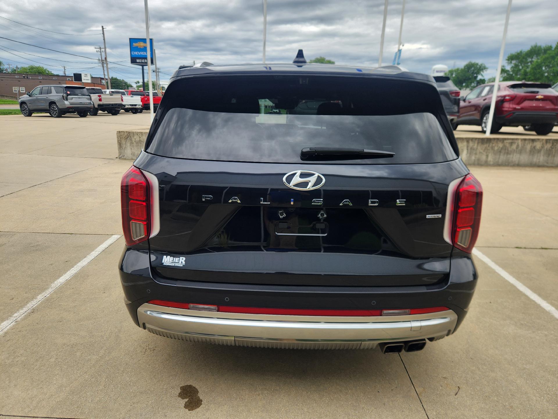 View vehicle photo 6