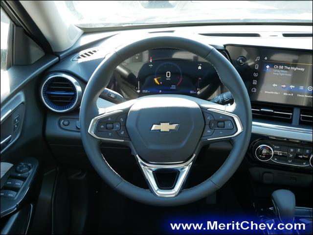 2025 Chevrolet Trax Vehicle Photo in MAPLEWOOD, MN 55119-4794