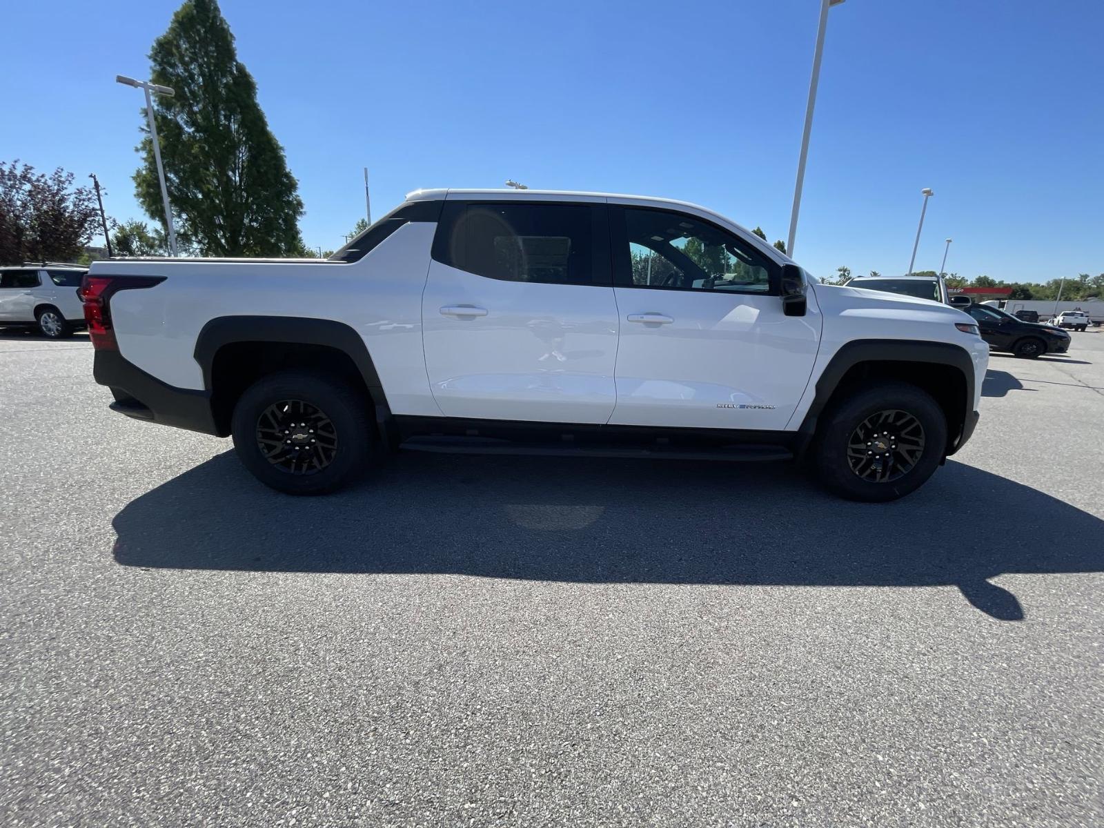 2024 Chevrolet Silverado EV Vehicle Photo in BENTONVILLE, AR 72712-4322