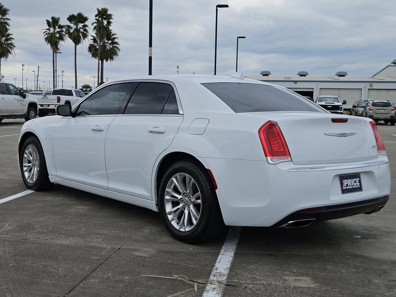 2021 Chrysler 300 Vehicle Photo in CORPUS CHRISTI, TX 78416-1100